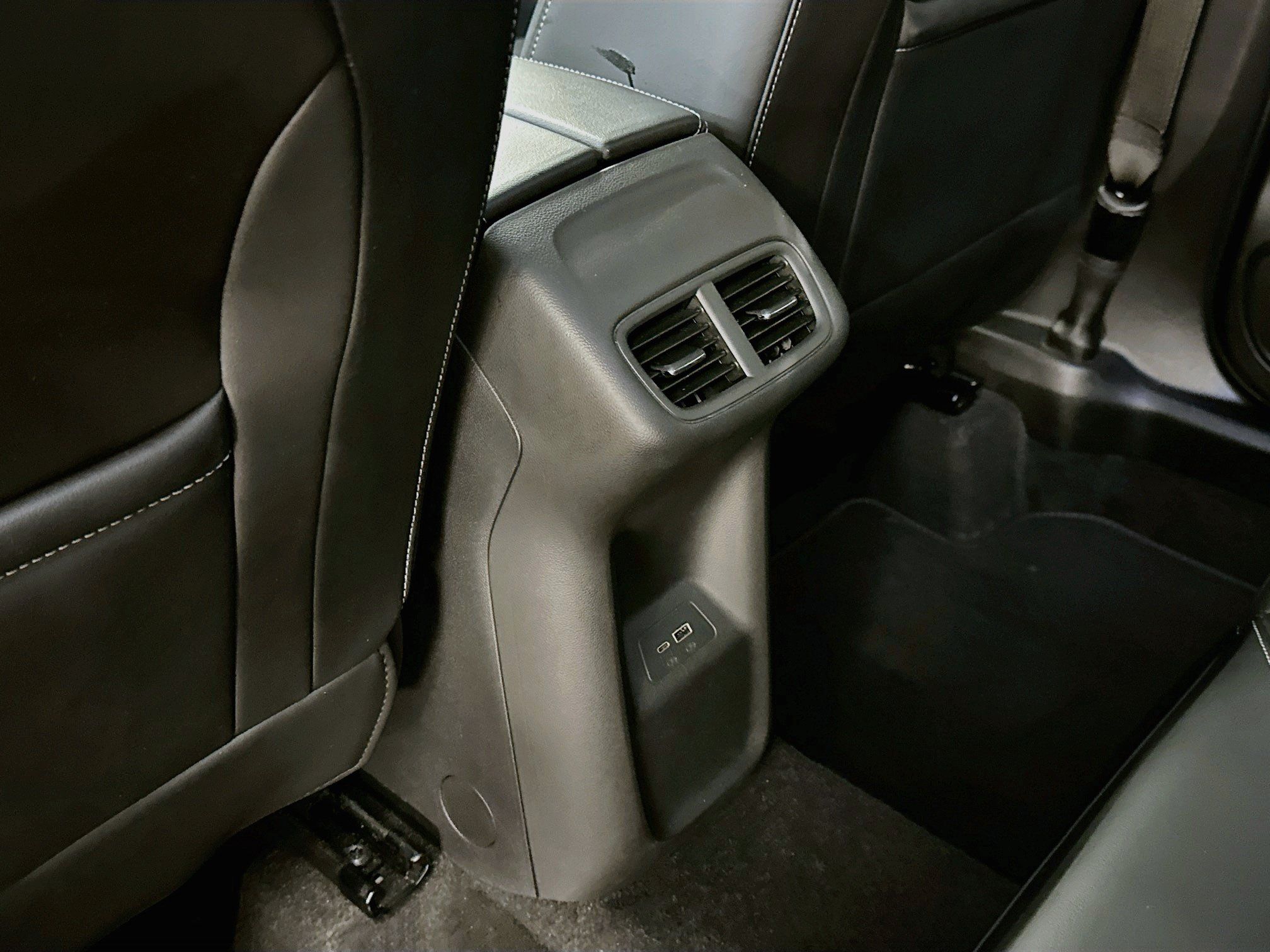Used 2024 Buick Envision Preferred AWD/4WD image 28