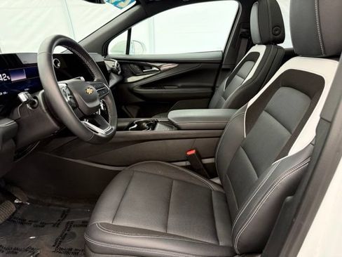 Used 2024 Chevrolet Blazer EV LT AWD/4WD image 11