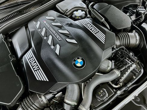 Used 2023 BMW M550i xDrive w/ Executive Package AWD/4WD image 33