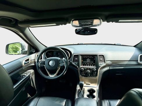 Used 2017 Jeep Grand Cherokee Limited image 14