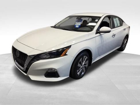 Used 2022 Nissan Altima 2.5 S image 1