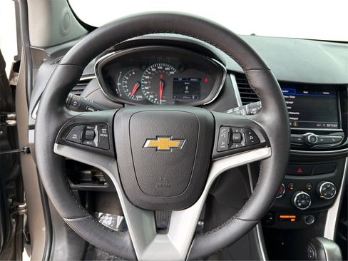Used 2021 Chevrolet Trax LT w/ Driver Confidence Package image 17