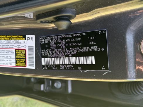 Used 2023 Toyota Highlander XSE AWD/4WD image 34