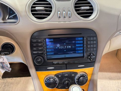 Used 2005 Mercedes-Benz SL 500 500 image 32