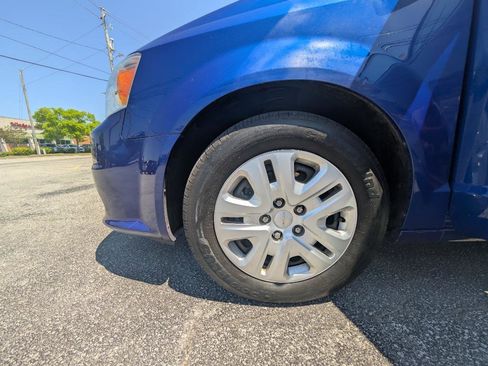 Used 2019 Dodge Grand Caravan SE FWD image 11