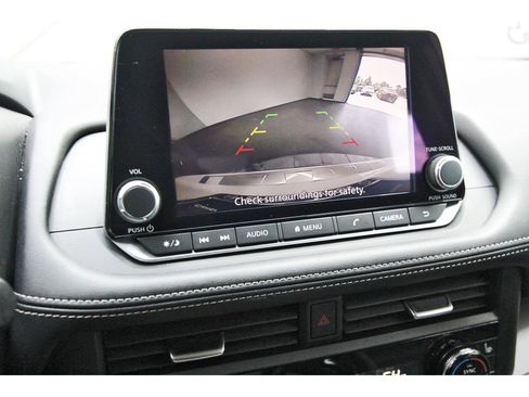 Used 2024 Nissan Rogue SV w/ SV Premium Package FWD image 25