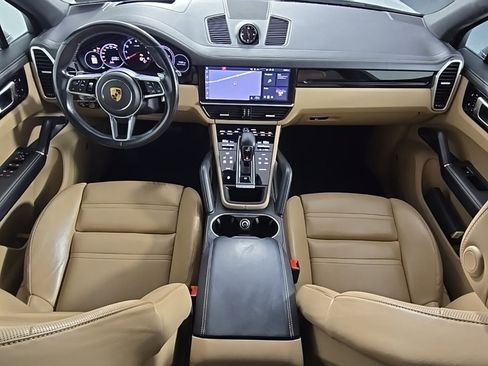 Used 2020 Porsche Cayenne image 19