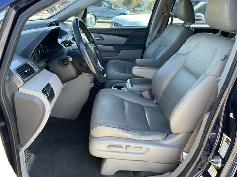 Used 2016 Honda Odyssey Touring Elite image 25