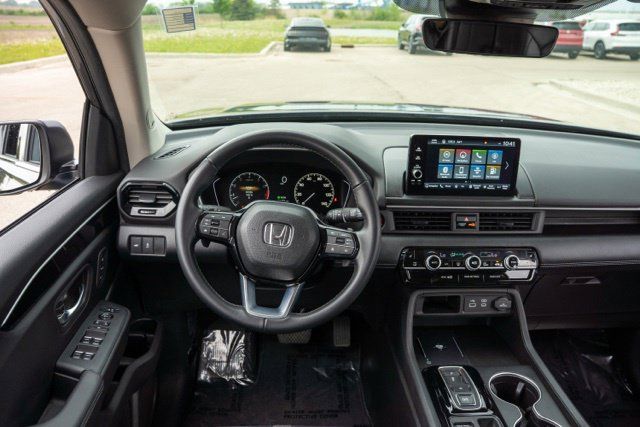 Used 2022 Honda Pilot Touring image 13