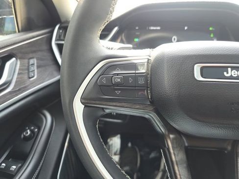 Used 2023 Jeep Grand Cherokee 4WD 4xe image 14