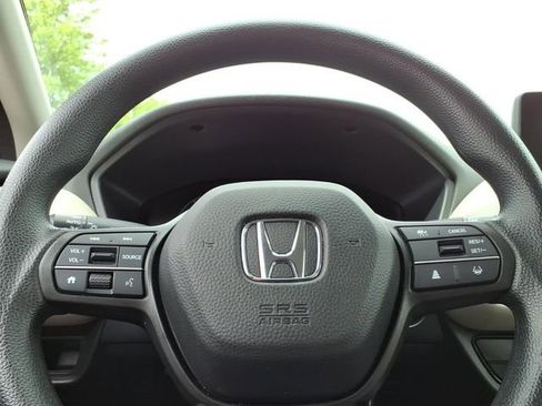 Certified 2025 Honda HR-V LX image 22