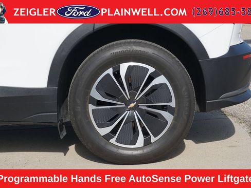 Used 2024 Chevrolet Blazer EV LT AWD/4WD image 9