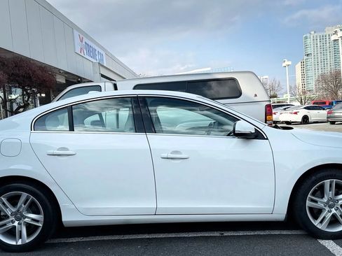 Used 2015 Volvo S60 T5 Premier image 8