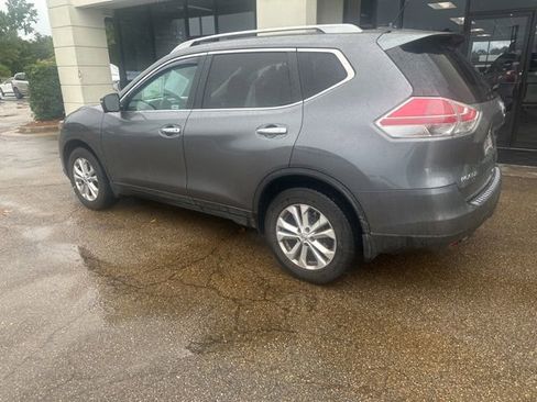 Used 2014 Nissan Rogue SV w/ SV Premium Package FWD image 3