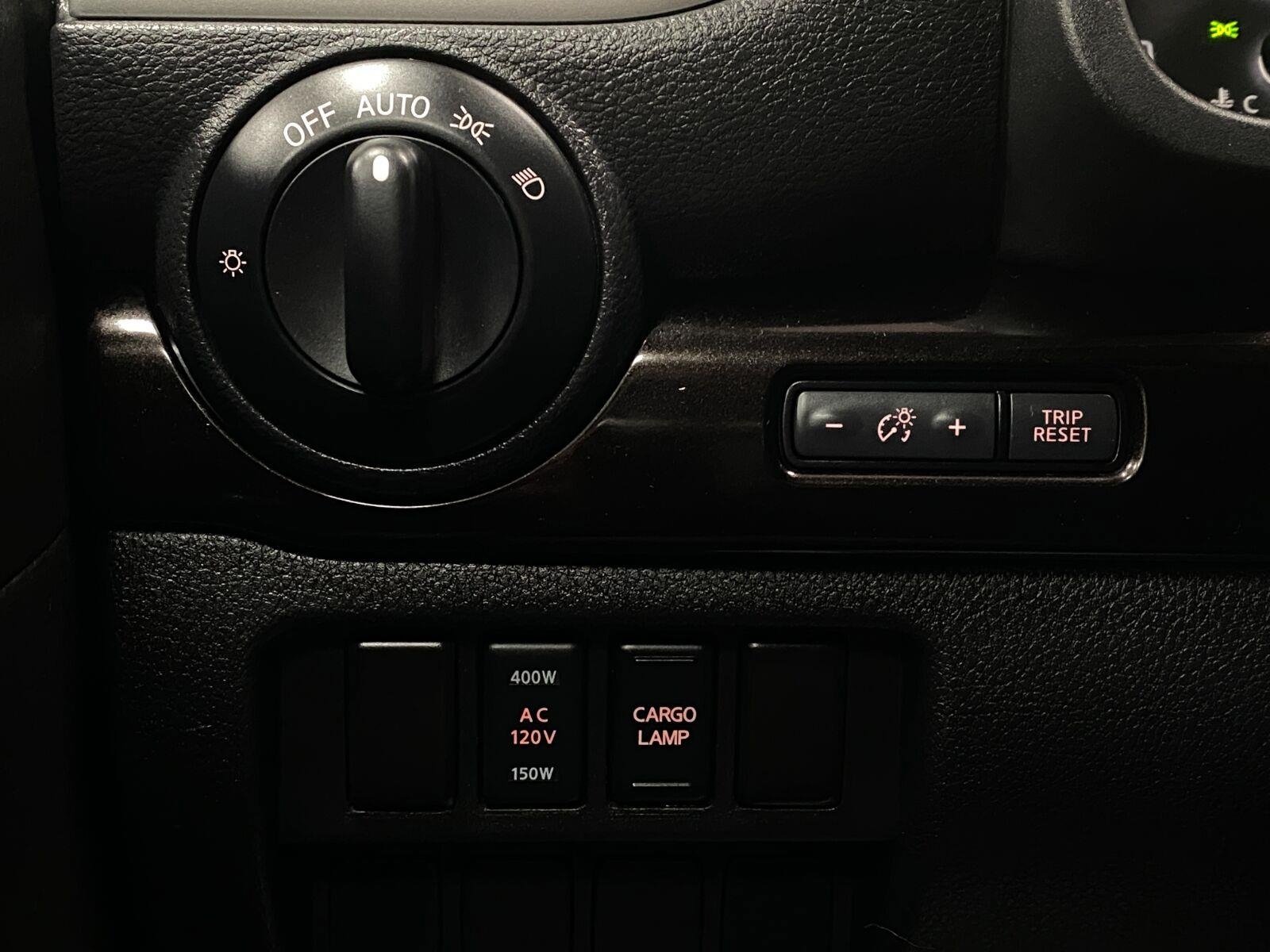 Used 2019 Nissan Titan SV AWD/4WD image 15