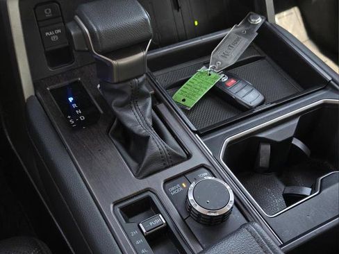 Used 2024 Toyota Tundra Limited image 19