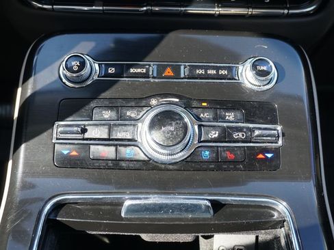 Used 2022 Lincoln Nautilus Reserve image 33