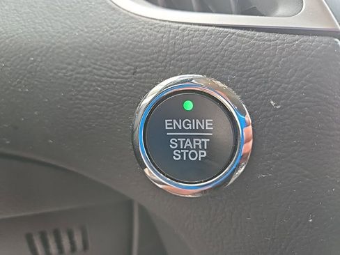 Used 2020 Ford Edge SEL w/ Cold Weather Package image 18