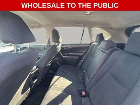 Used 2020 Toyota RAV4 LE FWD image 12