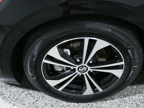 Used 2021 Nissan Sentra SV FWD image 11