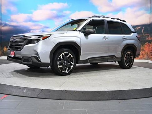 Used 2025 Subaru Forester Limited image 4