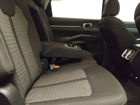 Used 2023 Kia Sorento LX FWD image 19