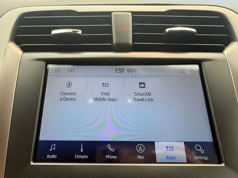 Used 2020 Ford Fusion SE FWD image 18
