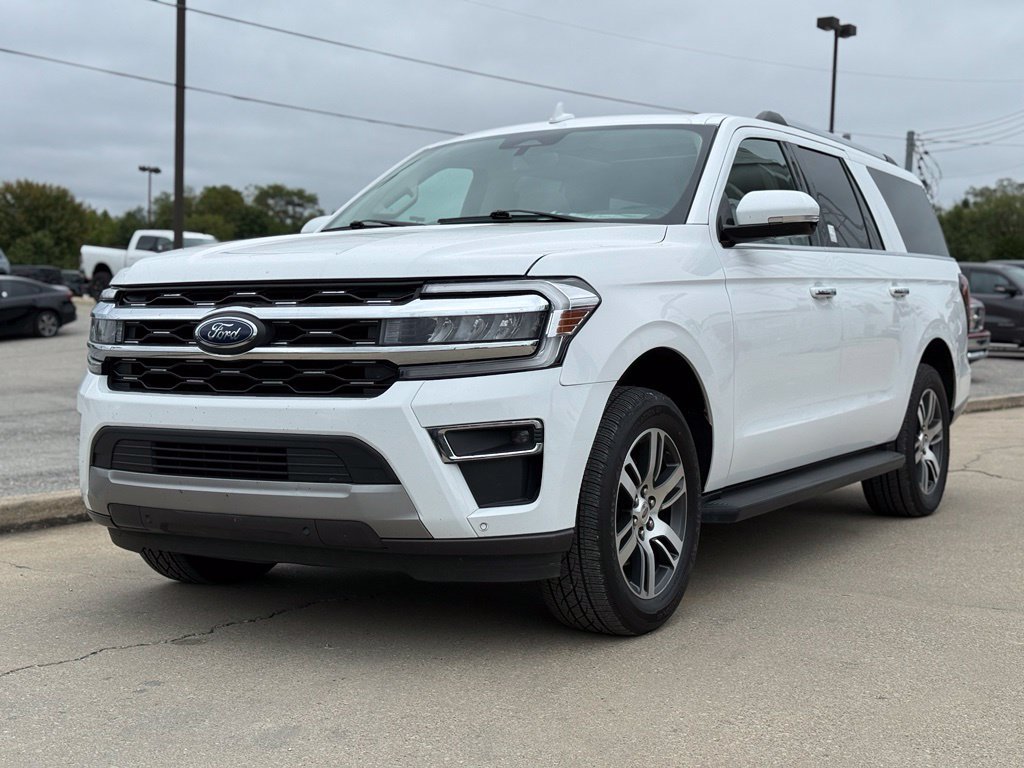 Used 2024 Ford Expedition Max Limited AWD/4WD image 2