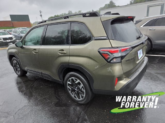 Used 2025 Subaru Forester Premium AWD/4WD image 5