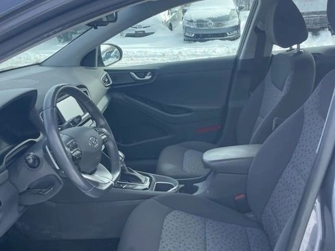 Used 2019 Hyundai Ioniq Plug-In Hybrid image 5