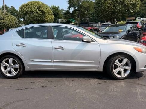 Used 2015 Acura ILX FWD image 2