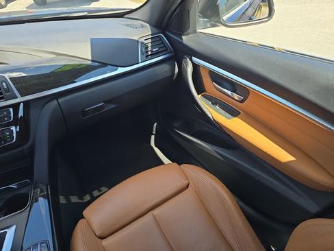 Used 2018 BMW 330i xDrive Sedan w/ Premium Package image 12