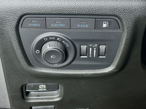 Used 2022 Jeep Grand Cherokee Limited 4xe AWD/4WD image 17