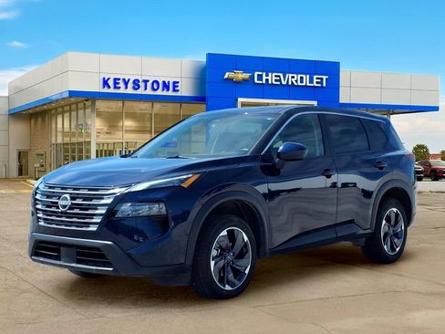 Used 2025 Nissan Rogue SV FWD image 3