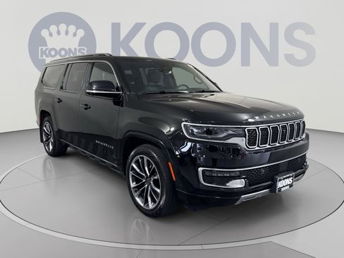 Used 2023 Jeep Wagoneer L Series III w/ Premium Group I AWD/4WD image 10