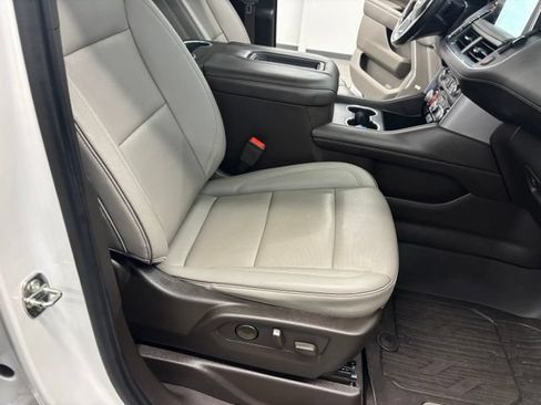 Used 2022 GMC Yukon XL SLT w/ SLT Premium Package AWD/4WD image 45
