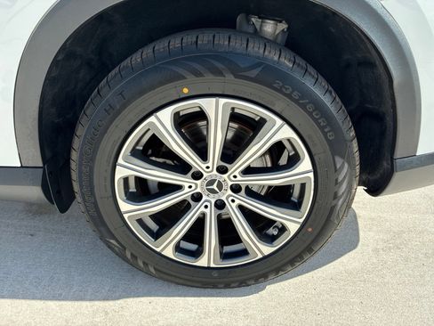 Used 2024 Mercedes-Benz GLC 300 4MATIC image 52