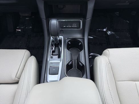 Used 2023 Subaru Ascent Limited w/ Technology Package image 15