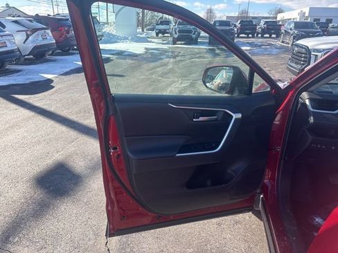 Used 2024 Toyota RAV4 XLE image 9