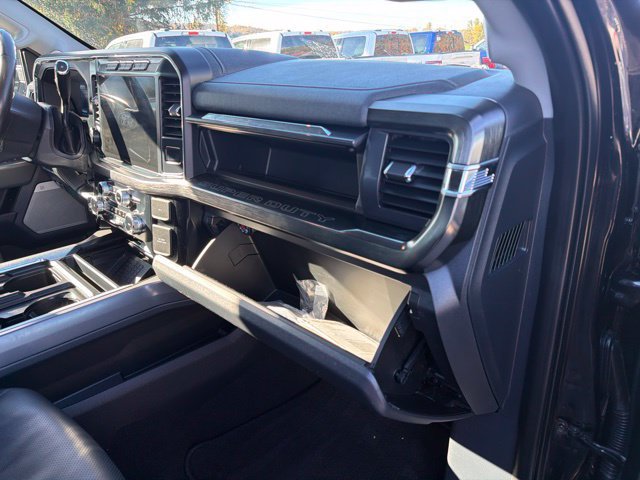 Used 2024 Ford F250 Lariat w/ Lariat Ultimate Package AWD/4WD image 33