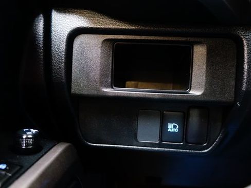 Used 2019 Toyota Tacoma SR5 AWD/4WD image 28