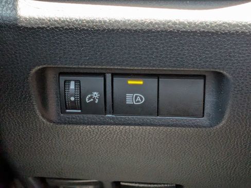 Used 2022 Toyota RAV4 LE FWD image 30
