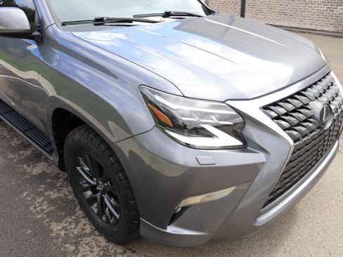 Used 2020 Lexus GX 460 Premium w/ Premium Package image 4