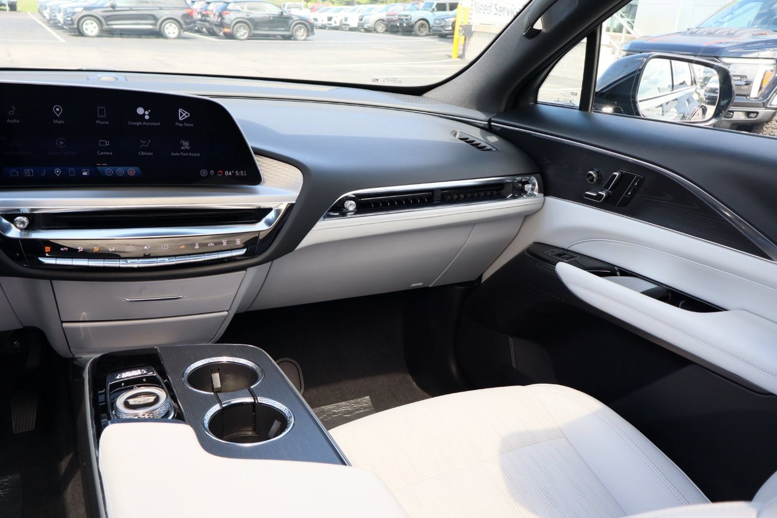 Used 2024 Cadillac Lyriq Luxury AWD/4WD image 38