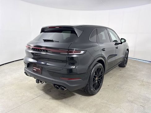 New 2026 Porsche Cayenne image 7
