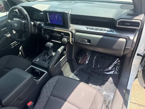 Used 2025 Toyota Tacoma SR5 RWD image 18