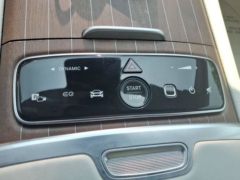 Used 2023 Mercedes-Benz EQS 580 4MATIC Sedan w/ Manufactur Interior Package image 31