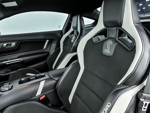 Used 2021 Ford Mustang Shelby GT500 w/ Carbon Fiber Track Pack RWD image 16