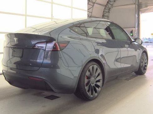 Used 2023 Tesla Model Y Long Range AWD/4WD image 3