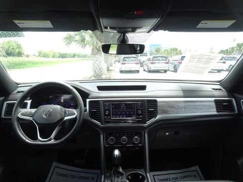 Used 2023 Volkswagen Atlas Cross Sport SE FWD image 11